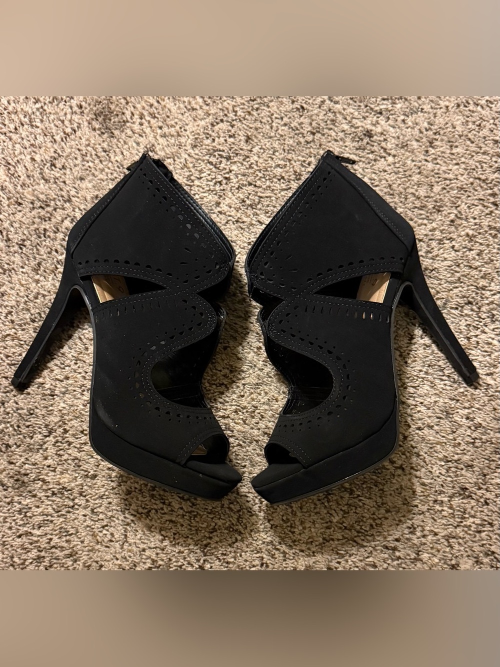 Apt. 9 Elegant Black Cutout Heels